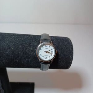 Timex Indiglo Easy Reader Silver-Tone Stainless Steel black leather watch L3 See